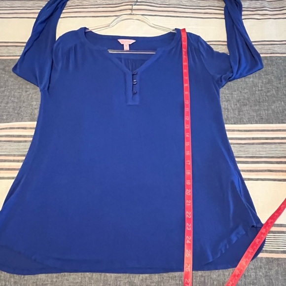 Lily pulitzer stretchy and smooth medium size top - Picture 5 of 9